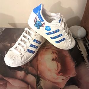 Adidas Superstar size 6